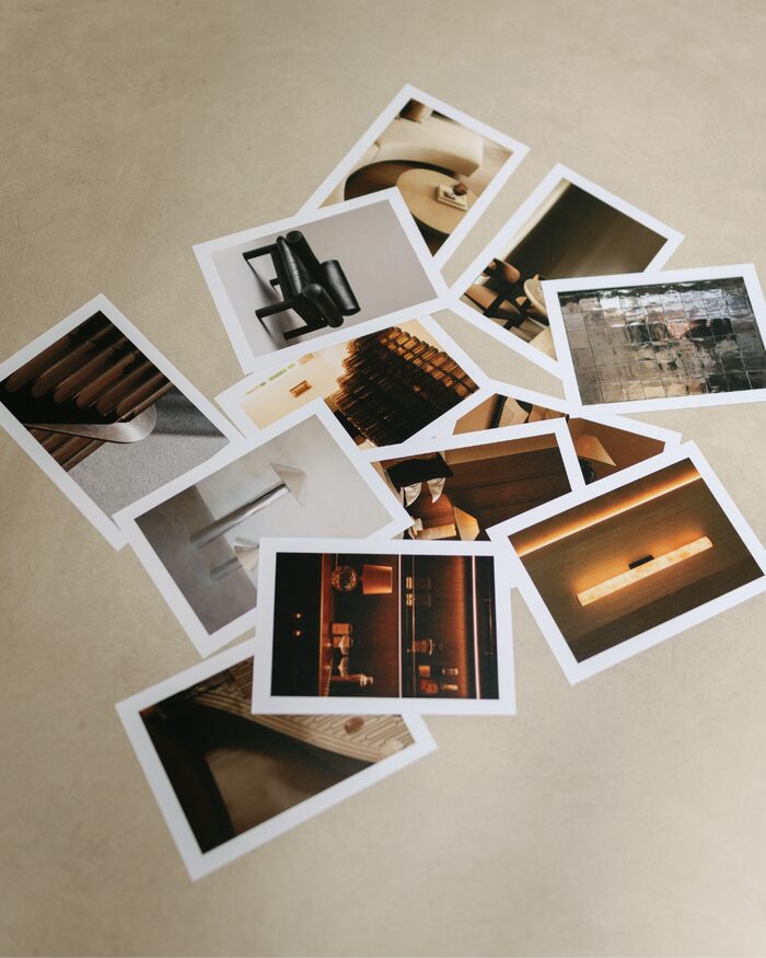Scattered reference photographs